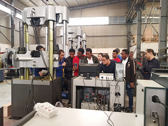 济南硬汉视频下载官网下载免费观看国外客户到厂验收试验机设备