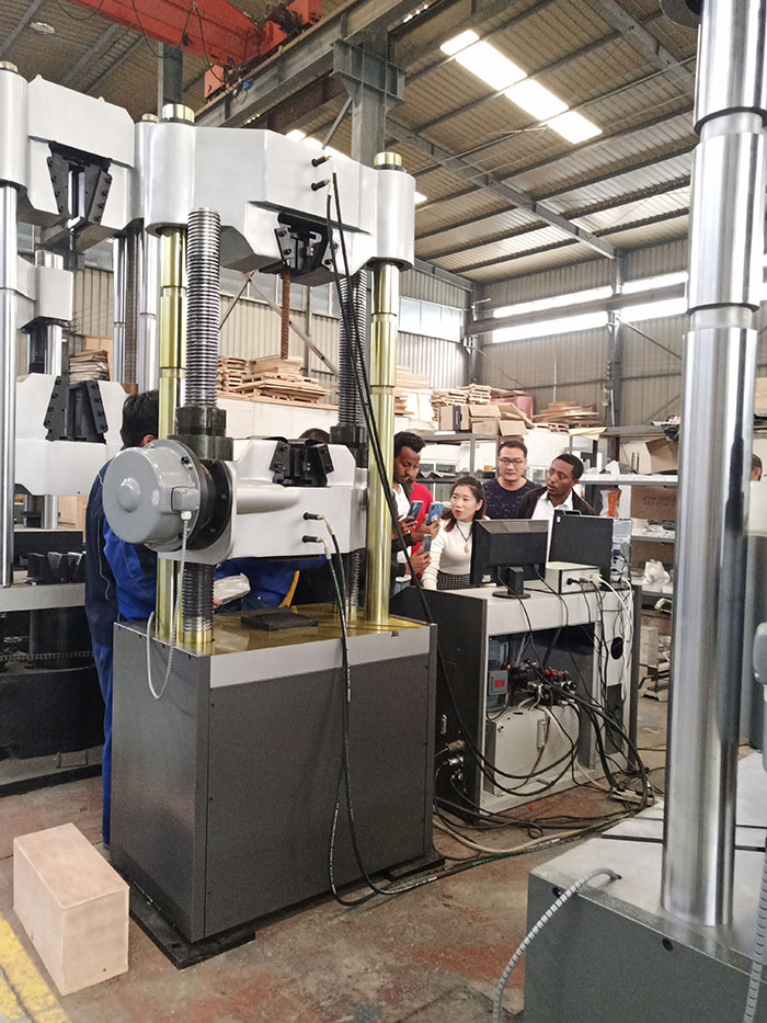 济南硬汉视频下载官网下载免费观看国外客户到厂验收试验机设备